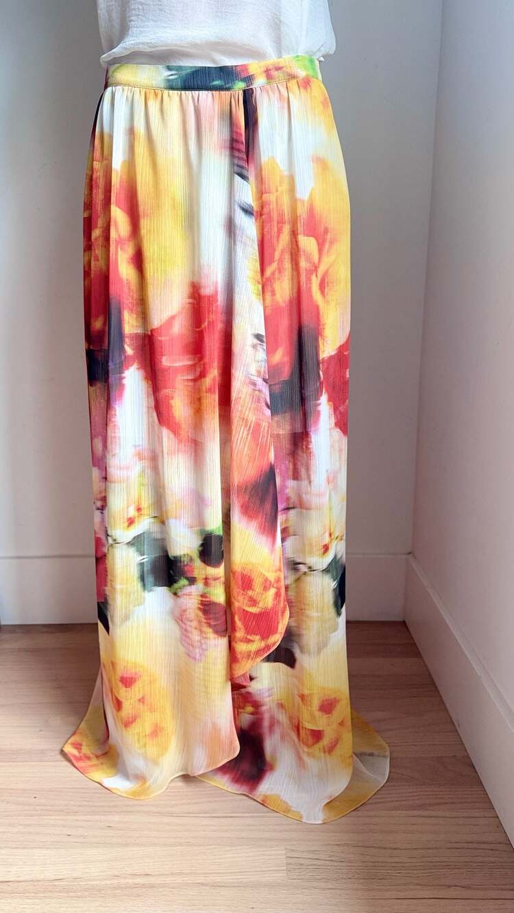 Like new Alice + Olivia Watercolor Floral Chiffon Maxi Skirt Size 4 Boho